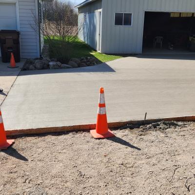 20230413 Bowman Concrete Holt Mi Concrete Driveway